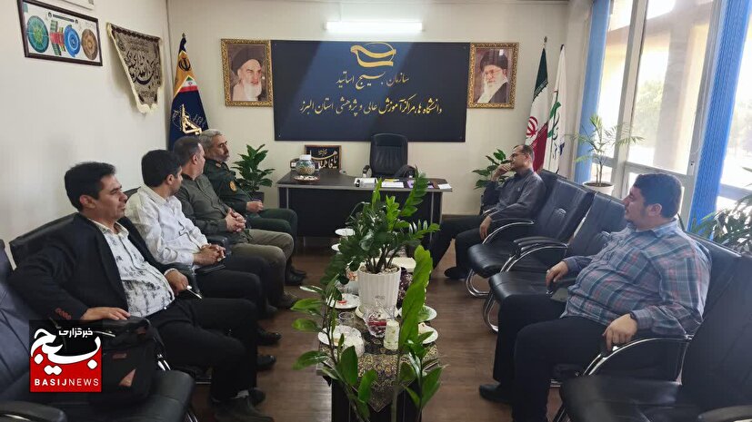 تاکید بر تربیت جوانان تراز انقلاب، در جلسه مشترک فرمانده سپاه ناحیه امام سجاد (ع) و سازمان بسیج اساتید استان البرز