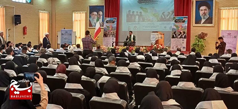 آینده تمدن اسلامی به دست نسل جوان و دانش‌آموزان رقم می‌خورد