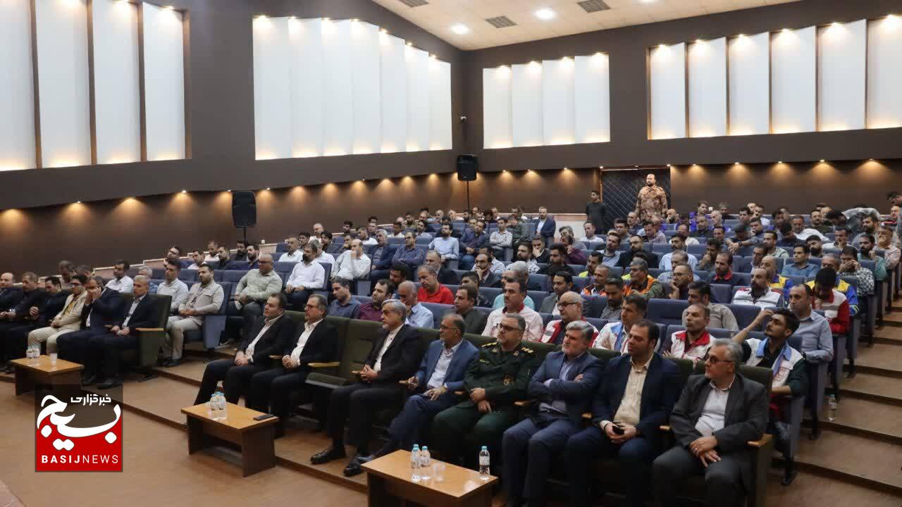 امروز ابرقدرت جهان جمهوری اسلامی ایران است
