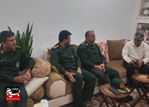 دیدار جمعی از مسئولان گناوه با آزادگان سرافراز