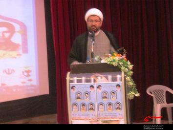 همزمان با ایام الله دهه فجر،‌ یادواره شهدای فرهنگی شهرستان اردل با حضور مسئولین، اقشار مختلف مردم و خانواده معظم شهدا برگزار شد.