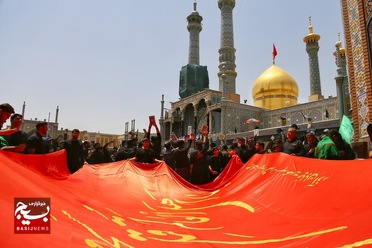 عزاداری مردم قم در روز عاشورا
عکس از سیدمهدی قدس‌ علوی