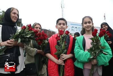 کاروان زیر سایه خورشید