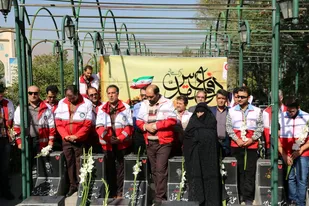 غبارروبی و عطرافشانی قبور مطهر شهدای امدادگر استان همدان
