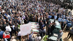 تشییع ۱۰ شهید وطن لرستان با حضور گسترده مردم و مسئولین