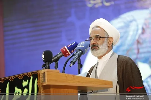 شجاعت و صراحت؛ ویژگی مشترک آیت‌الله مصباح و حاج قاسم سلیمانی/ باید مکتب آیت‌الله مصباح را ادامه دهیم