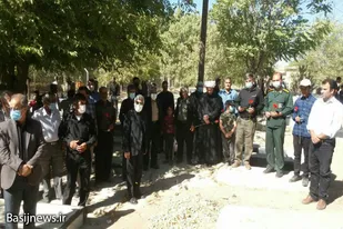 عطرفشانی و گلباران مزار مطهر شهدای وندرآباد