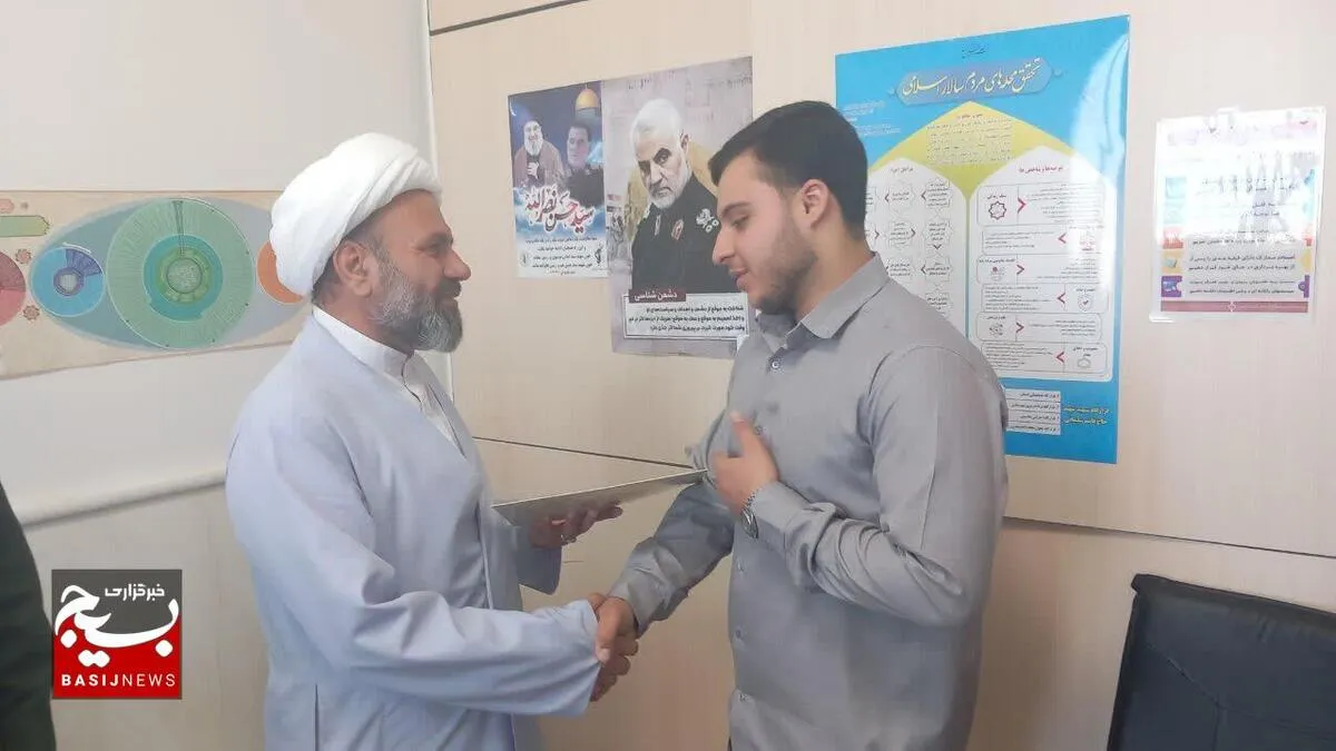 فعالان قرآنی، خط مقدم مقابله با تهاجم فرهنگی دشمن هستند