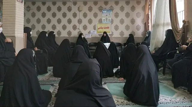 برگزاری نشست بصیرتی و روشنگری در پایگاه سوره شهریار