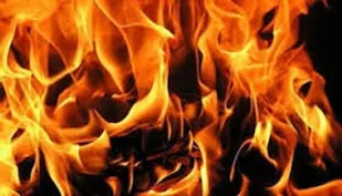آتش&zwnj;سوزی در کارخانه&zwnj; شیشه همدان