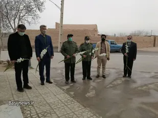 مزار شهدای روستای خیرآباد به مناسبت دهه فجر گلباران شد
