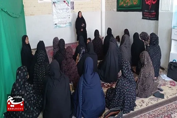اسلام به حقوق برابر زن با مرد اعتقاد دارد، در بسیاری موارد زن را برتر و بالاتر شمرده است