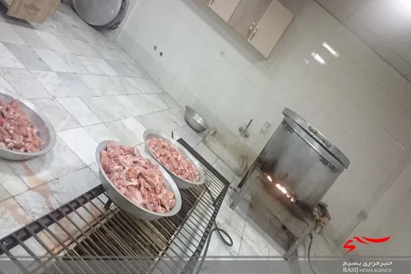 پخت و توزیع غذای گرم، شعله زرد و نذر آب معدنی و ماسک
