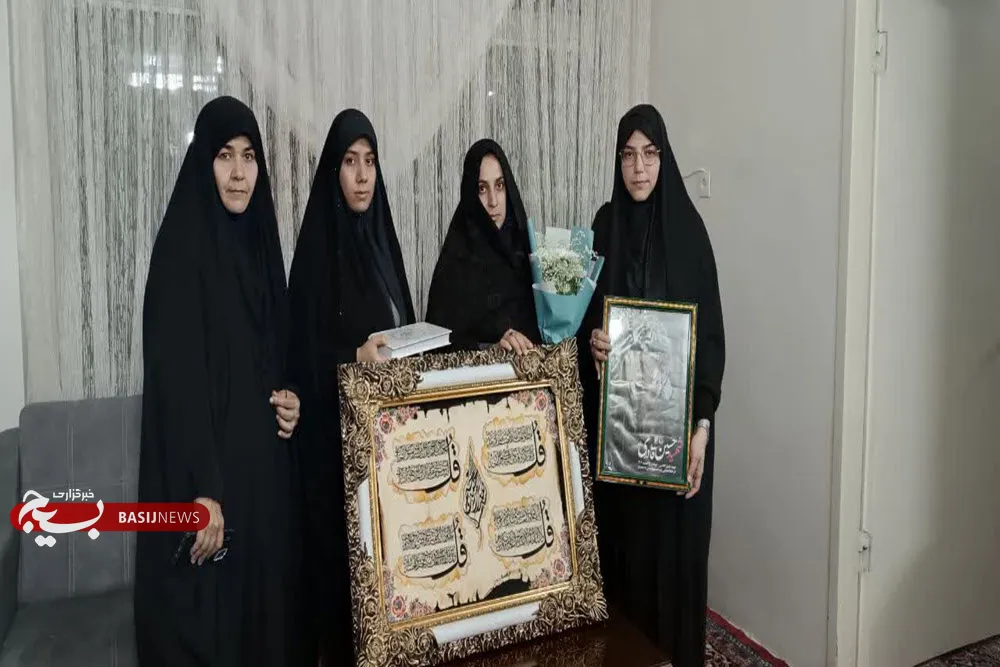دیدار مدیران و اعضای کانون پرورش فکری همدان و مریانج با خانواده شهید «حسین قادری»