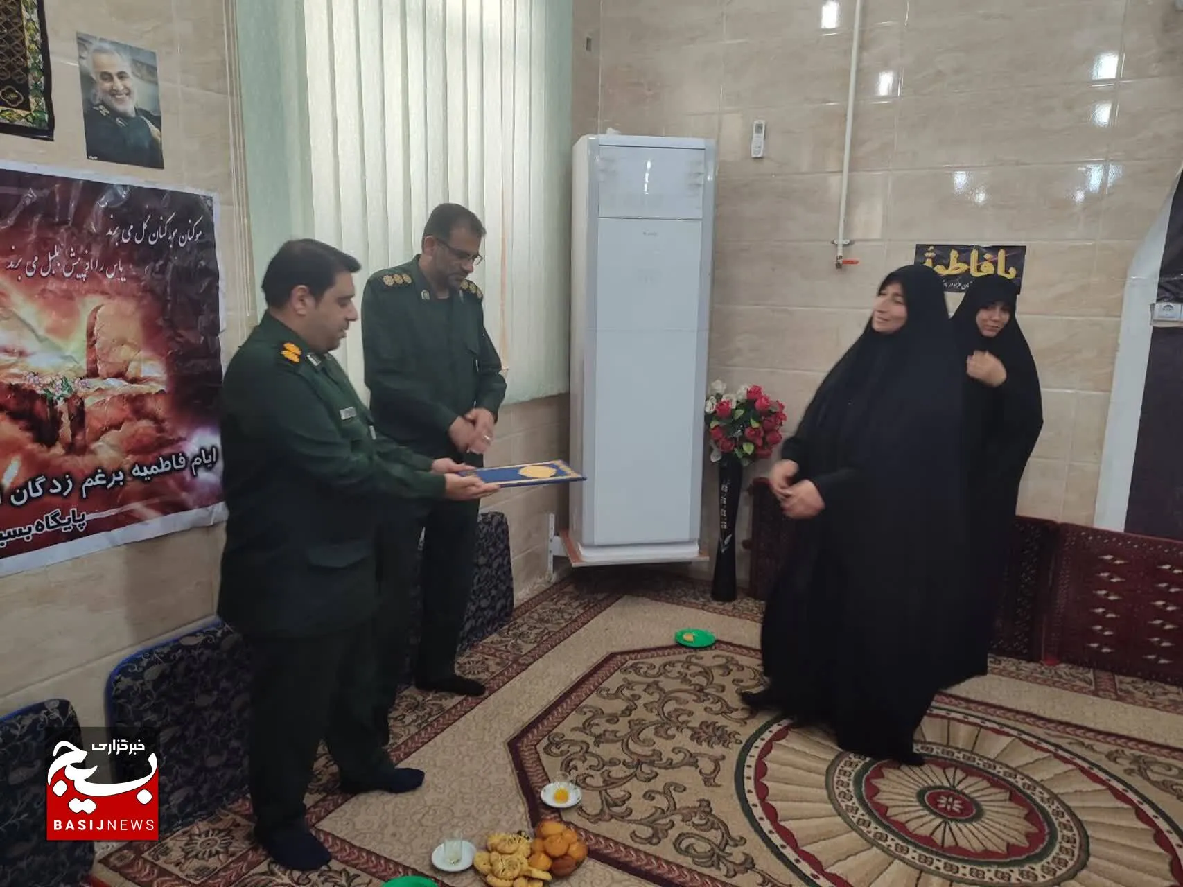 از فرمانده برتر پایگاه مقاومت بسیج خواهران کارون تجلیل شد