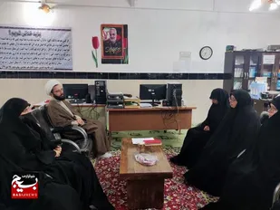بانوان طلبه با تمام قوت به جدال جنگ نرم دشمن بروند