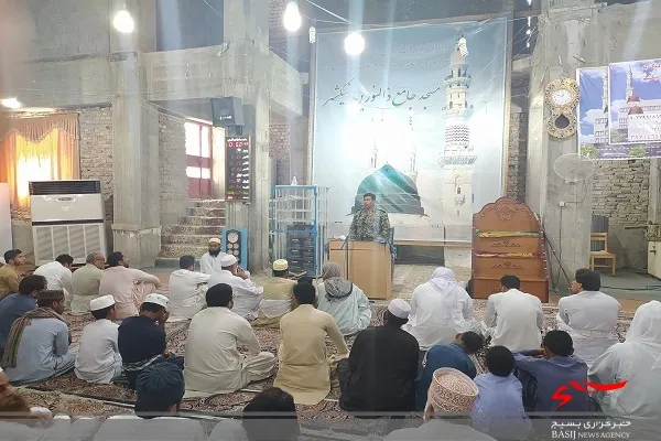 وارثان دفاع مقدس عزت جهاد را با ذلت در خانه نشستن عوض نمی‌کنند