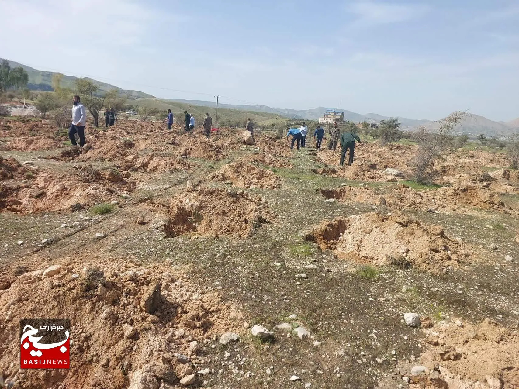 آئین آغاز کاشت ۱۵۰ هزار اصله نهال اُکالیپتوس درشهرستان باغملک برگزار شد