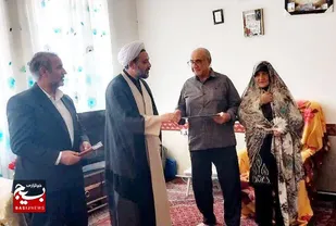 مسئول دفتر نمایندگی ولی فقیه در ناحیه مقاومت بسیج سپاه شاهین&zwnj;دژ با جانباز دفاع مقدس ابراهیم چوپانی دیدار کرد