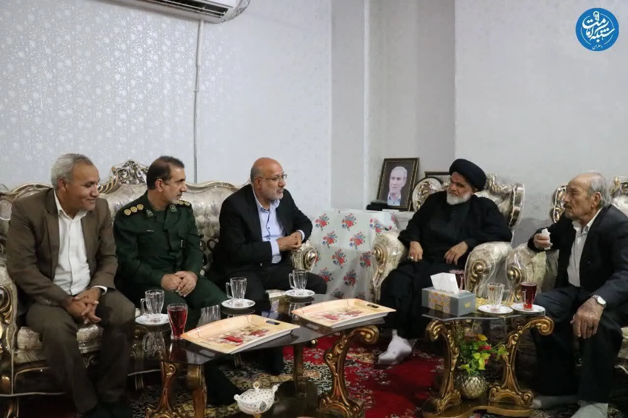 سرکشی و تجلیل از آزاده دهلرانی