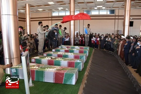 مبارزه و جهاد شهدا همراه بااخلاص در عمل و تلاش جدی برای خدمت بود