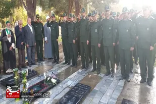 عطر افشانی مزار شهید امنیت &laquo;علی نظری&raquo; در ملایر