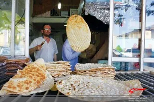 بخت و توزيع نان رايگان به مناسبت عيد غدير در بندر كنارك