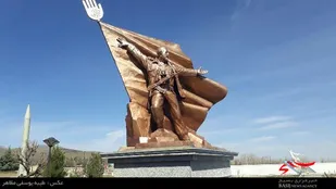 تندیس سرلشکر شهید &laquo;حسین همدانی&raquo;  در همدان رونمایی شد