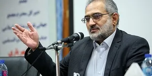 انقلاب اسلامی ایران بزرگترین و مردمی&zwnj;ترین انقلاب دنیاست