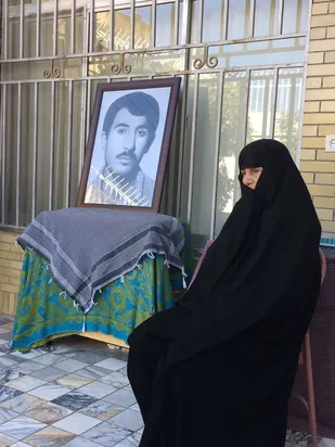 برپایی محفل عزاداری حسینی در منزل شهید دماوندی شاهرود+ تصاویر