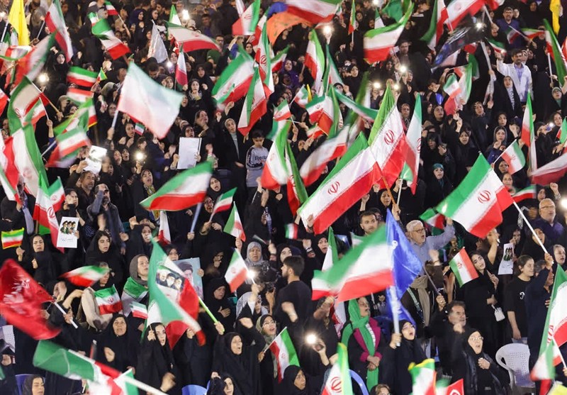 230 شب حضور بوشهریها در میدان با فریاد لبیک یا خامنهای 230 شب حضور بوشهریها در میدان با فریاد لبیک یا خامنهای