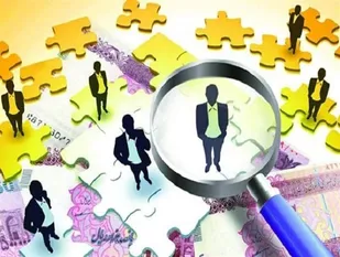 ارتباط خانوادگی وزرا با کارتل های اقتصادی انحراف از مسیر انقلاب است