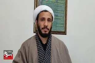 شهیدان با فدا کردن جان شیرین خود انقلاب را بیمه کردند