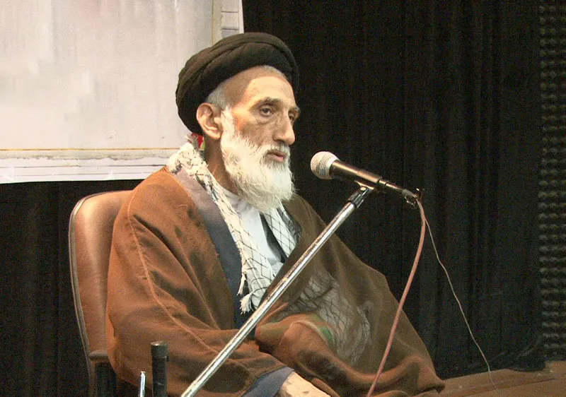 زندگی امام خمینی(ره) خدا محور بود/امام(ره) هیچ‌گاه از قدرت‌های پوشالی غرب و شرق نترسید