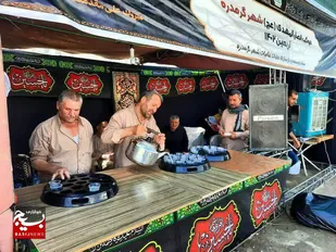 خدمت رسانی خادمان شهر گرمدره به زائران اربعین حسینی در نجف اشرف+تصاویر
