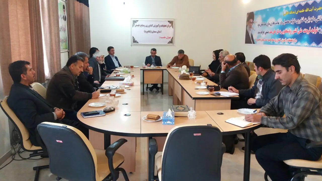 ارتباط مستمر و نظام مند با بهره برداران از اولویت های مرکز است