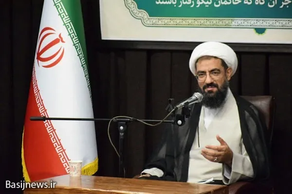 شهید همدانی در راه جهاد و مجاهدت از سابقون بود/ دشمن برای جدا کردن نسل حاضر از آرمان‌های انقلاب هزینه می‌کند