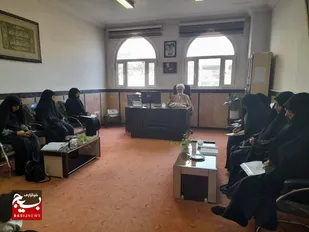 میانه روی و دوری از افراط و تفریط در تمام امور زندگی از صفات متقین است