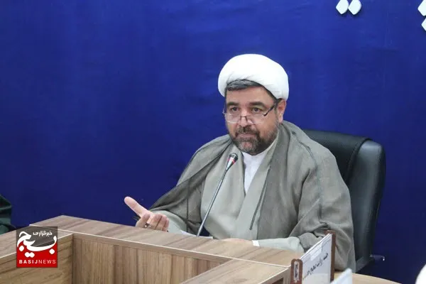 لزوم تذکر لسانی در مواقعی که عده‌ای ندانسته مسیر اشتباهی را طی می‌کنند