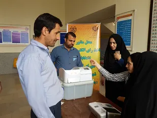مانور آزمايشي انتخابات تمام مكانيزه در شهر شاهرود در حال انجام است