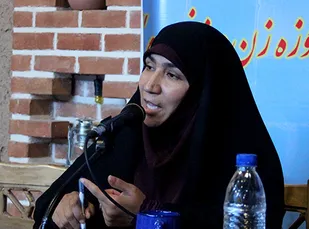 شرایطی فراهم کنیم که زنان به اجبار هر جایی کار نکنند