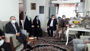دیدار فرمانده حوزه شهدای اصناف ری  با خانواده شهدای مدافع حرم