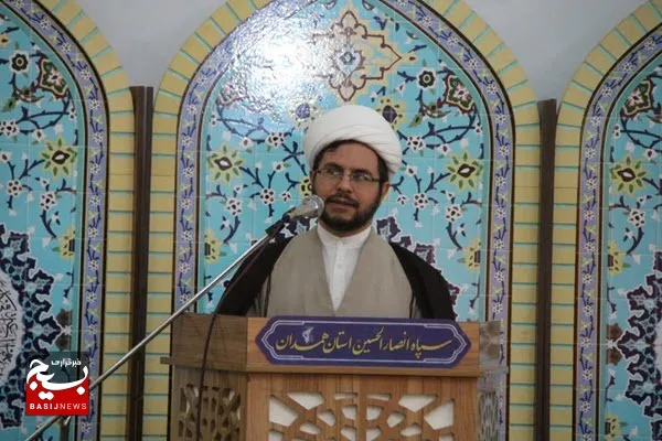 بکارگیری رهنمودهای قرآن در زندگی ما را به اهداف متعالی می‌رساند