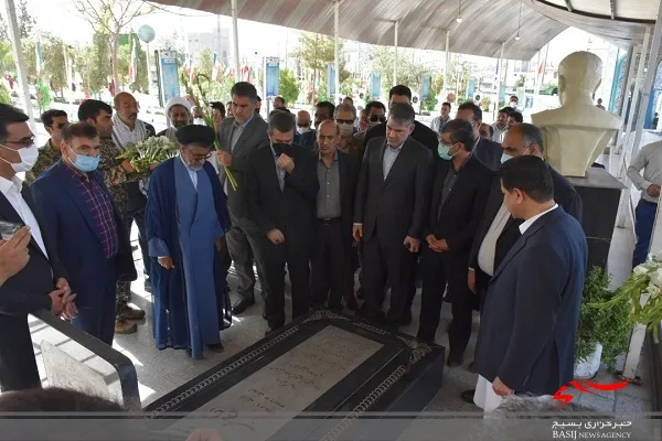 وزیر جهاد کشاورزی وارد استان سیستان وبلوچستان شد/ادای احترام وزیر جهاد کشاورزی به شهدای زاهدان
