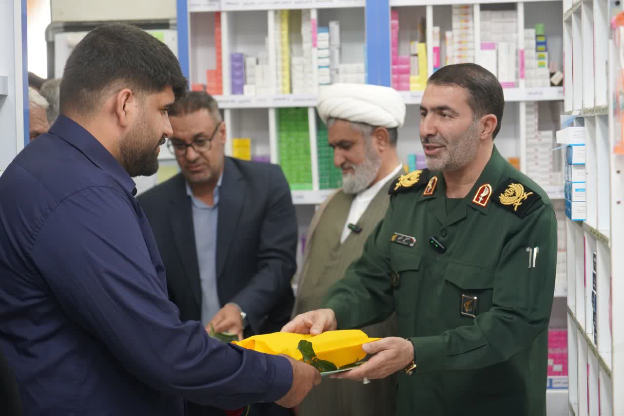 تجلیل مسئولان سپاه فتح از پرستاران در مانگاه امام صادق (ع) یاسوج + ( تصاویر)