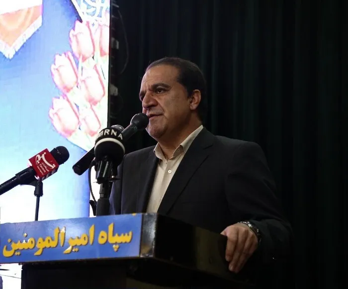 شهیدان نماد مقاومت و سرافرازی ایران اسلامی هستند