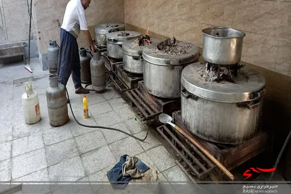 تا جوانان بسیجی و خیرین حضور دارند چتر مهربانی باقیست