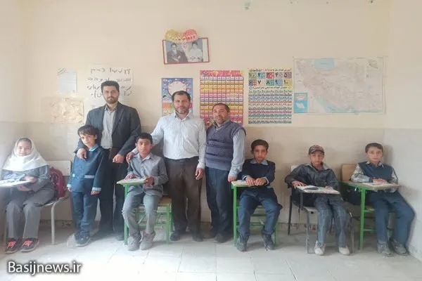 دانش‌آموزان طلایه‌داران علم و فرهنگ ایران اسلامی هستند