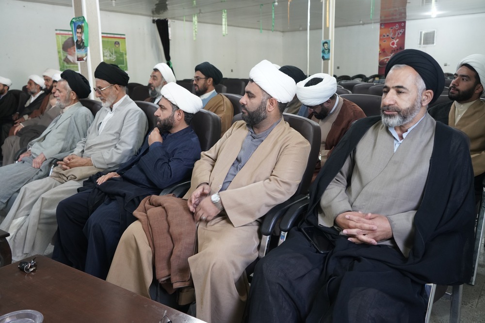 هم اندیشی روحانیون شاغل سپاه فتح و نیروی انتظامی استان/ حجت الاسلام درخشی: نیروی انتظامی رکن اصلی حفظ امنیت در جامعه است