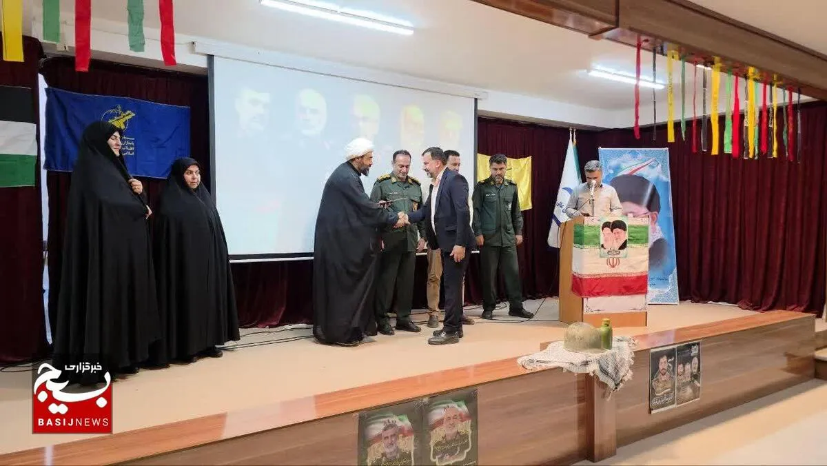 فرماندهان پایگاه‌های مقامت برادران و خواهران شهرک نیایش بوشهر معرفی شدند
